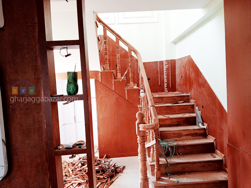 House on Sale at Kapan Lasuntar