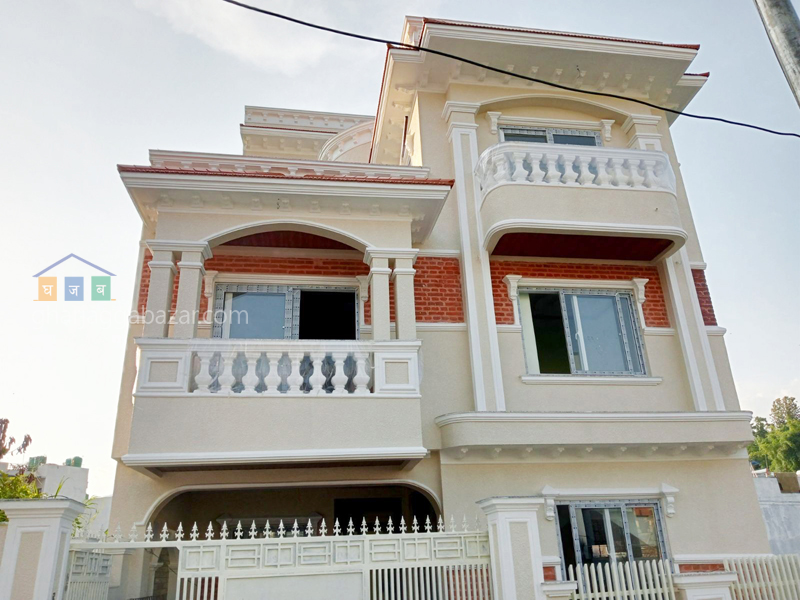 House on Sale at Kapan Lasuntar