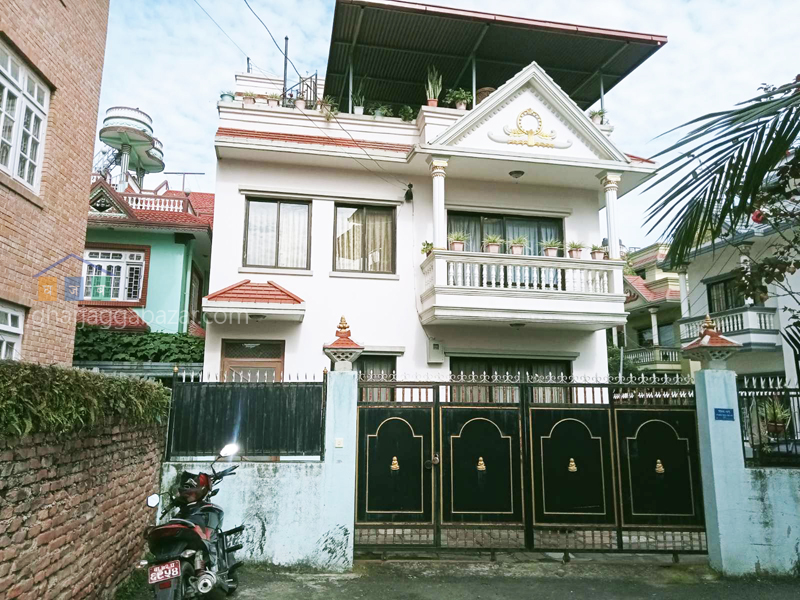 House on Sale at Nakhipot