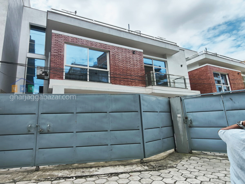 House on Sale at Babar Mahal 