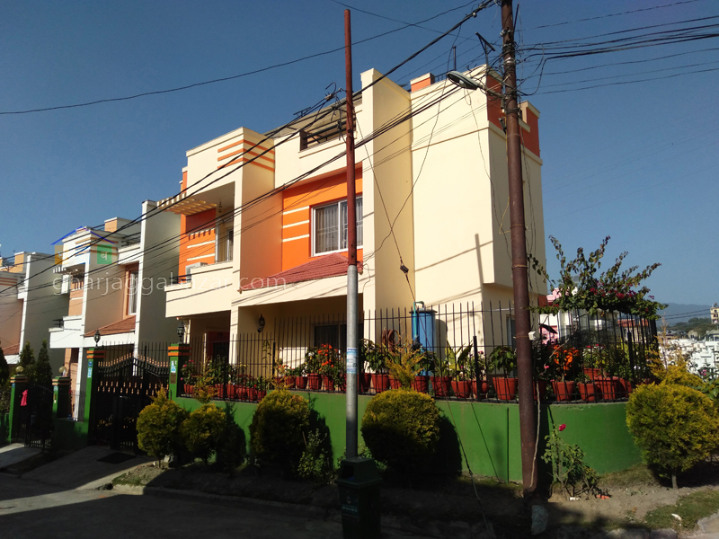 House on Sale at Greenhill City Kageswori