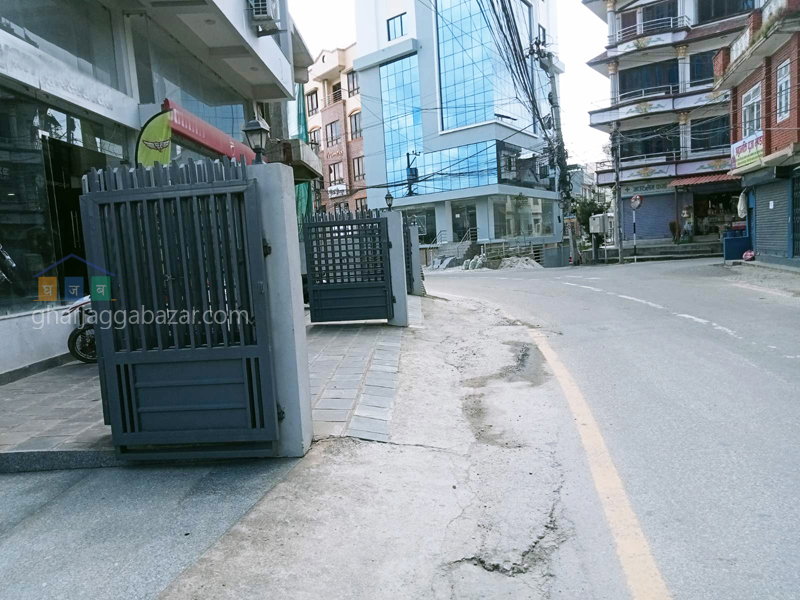 Showroom on rent at Chandol