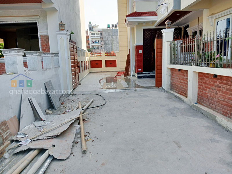 House on Sale at Kapan Lasuntar