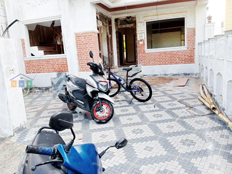 House on Sale at Kapan Lasuntar