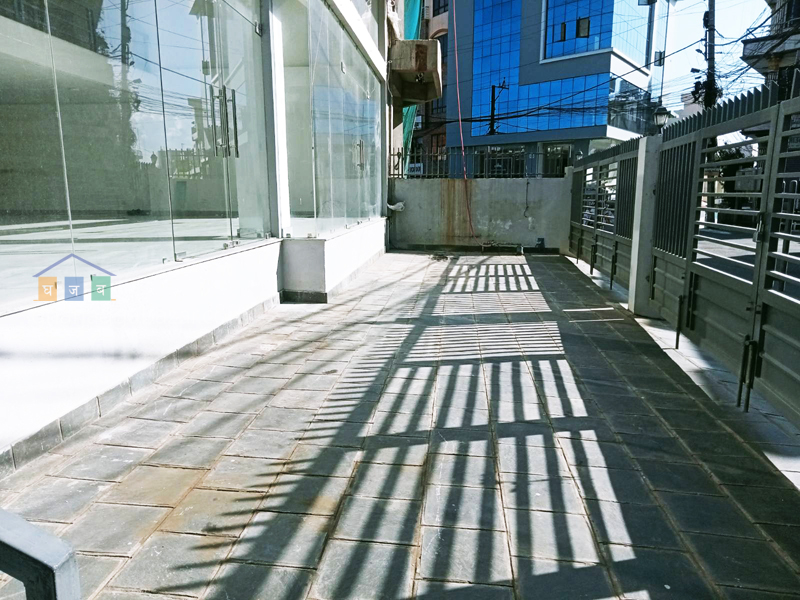 Showroom on rent at Chandol