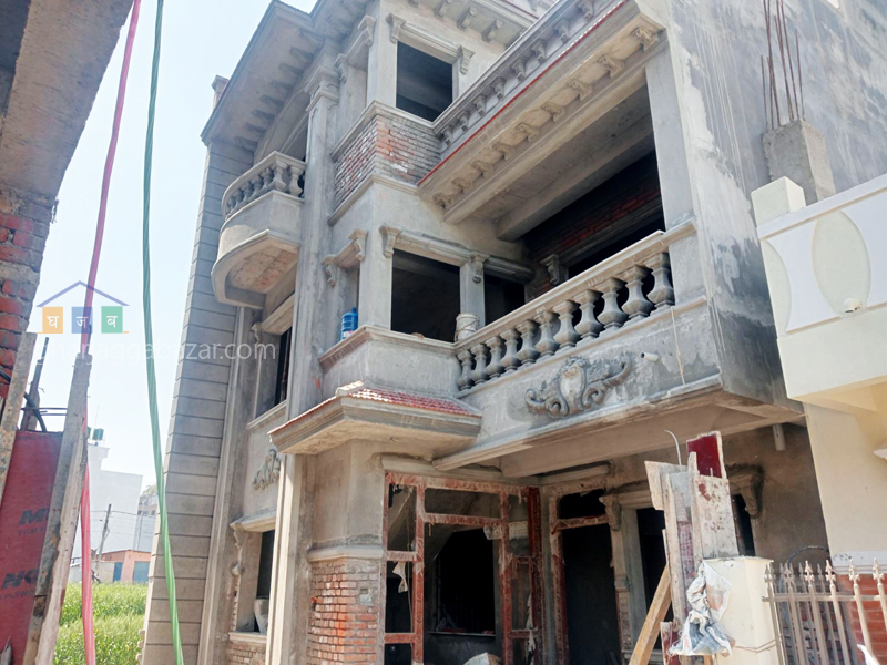 House on Sale at Kapan Lasuntar