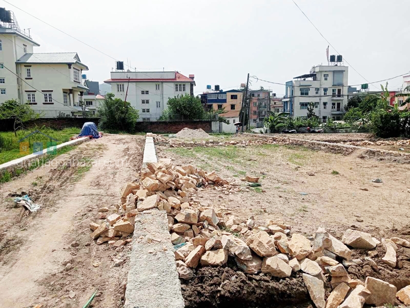 Planning Land on Sale at Pasikot