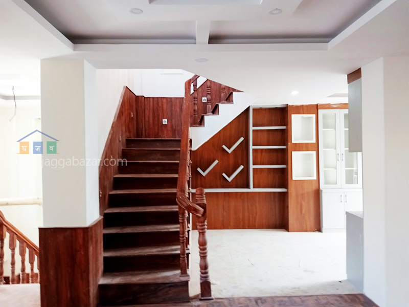 House on Sale at Kapan Lasuntar