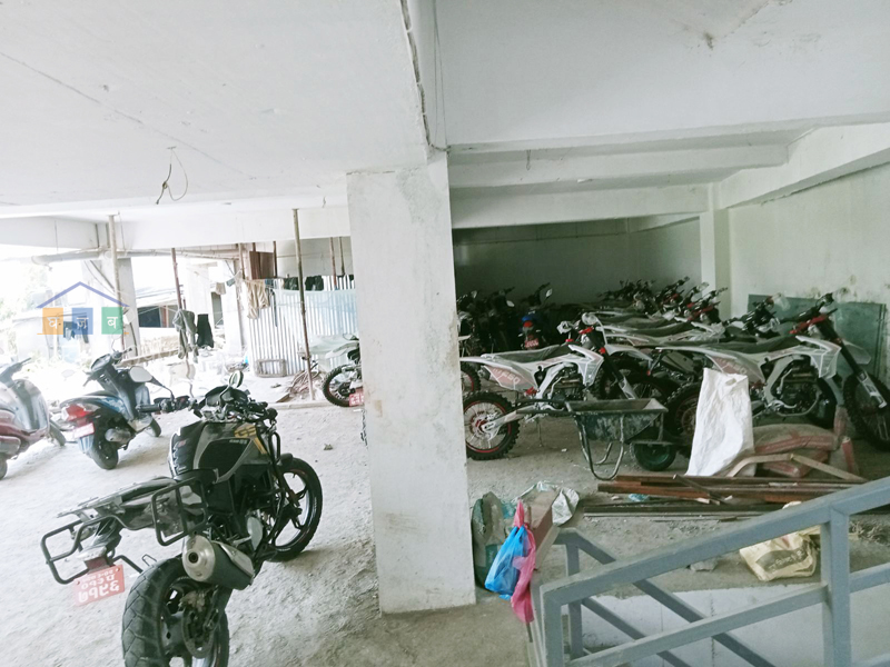 Showroom on rent at Chandol