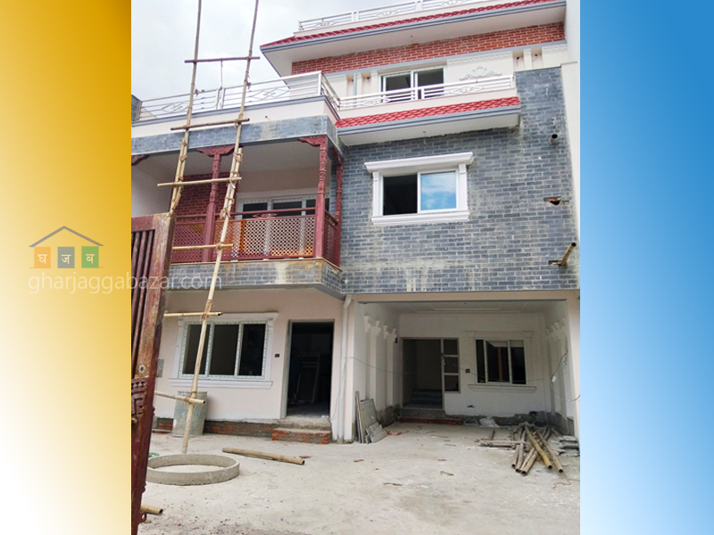 House on Sale at Nakhipot