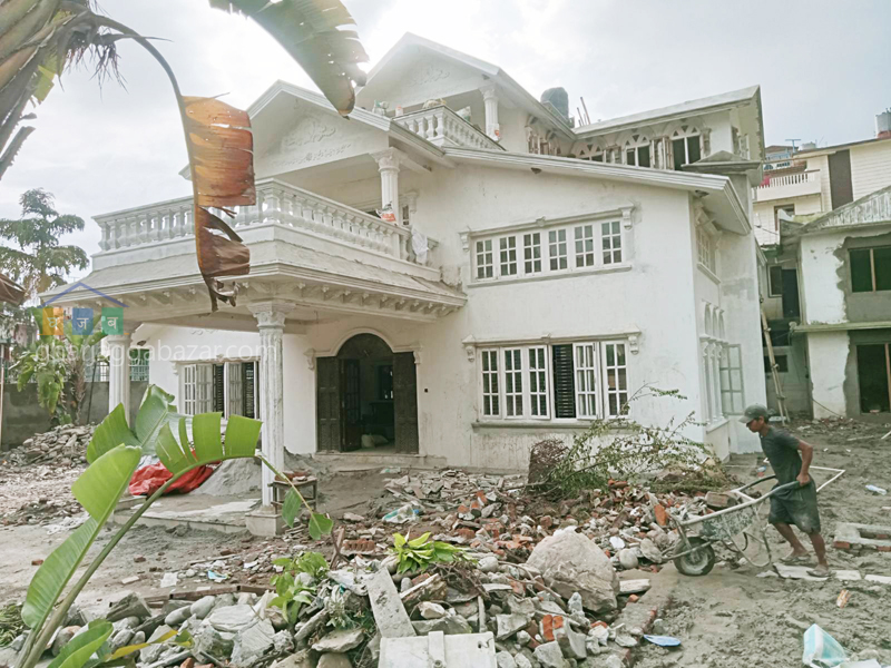 House on Sale at Golfutar