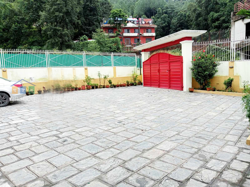 House on Sale at Narayanthan Wasik