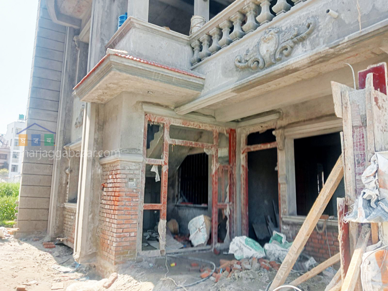 House on Sale at Kapan Lasuntar