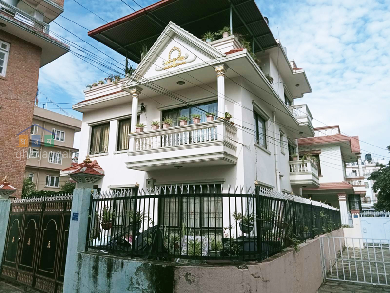 House on Sale at Nakhipot