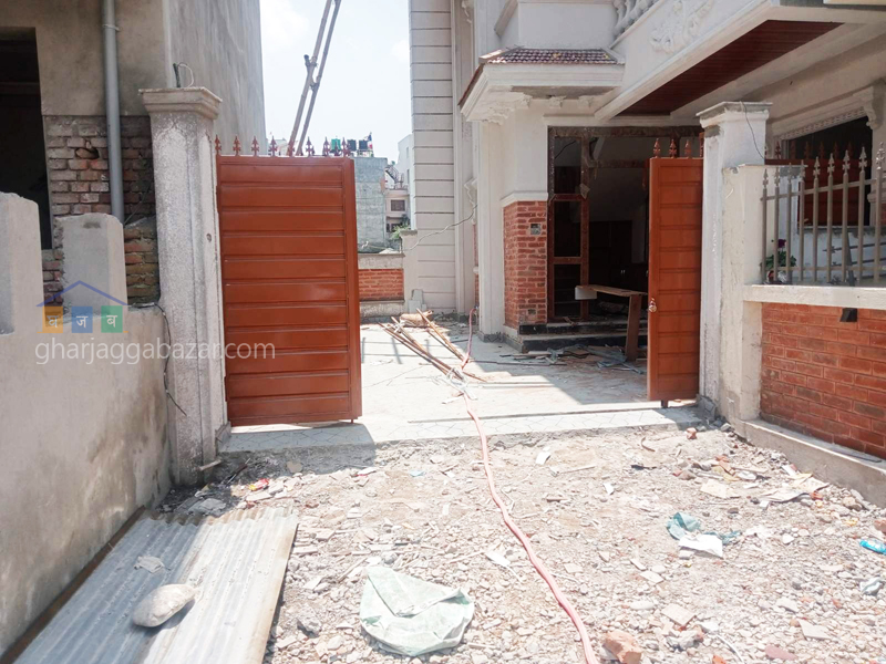House on Sale at Kapan Lasuntar