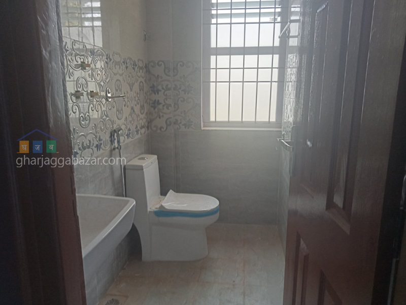 House on Sale at Nakhipot Shantichowk