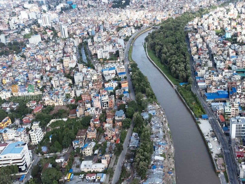 काठमाडौँ उपत्यकामा संरचना निर्माण गर्दा अब २०६५ सालमा मन्त्रिपरिषद्ले निर्धारण गरेको मापदण्ड नै लागू हुने भएको छ ।